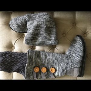 Muk Luk soled knit boots